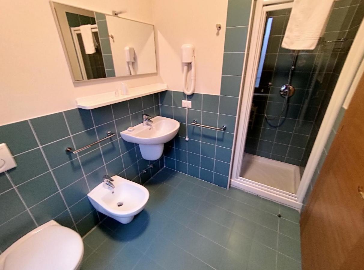Domus San Bernardino Bed & Breakfast Verona Bagian luar foto
