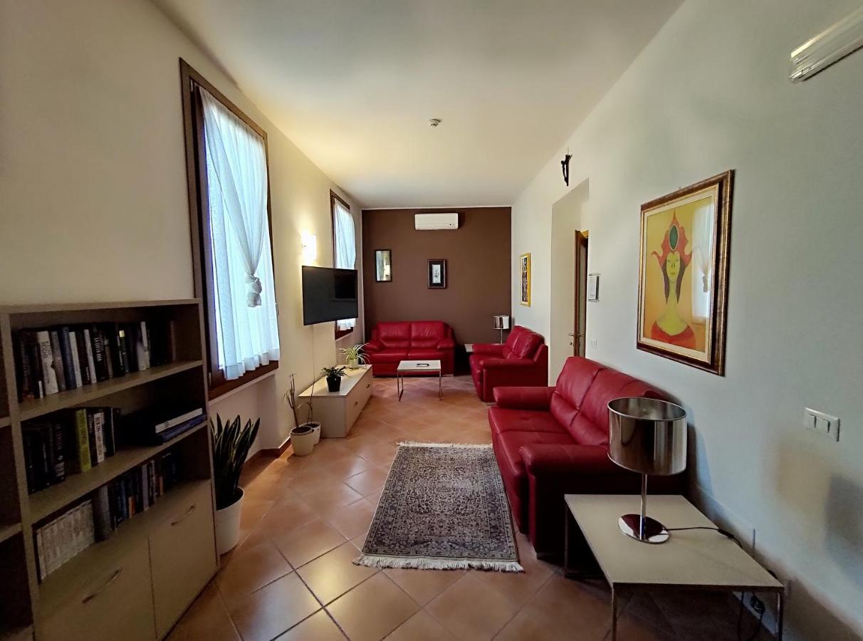 Domus San Bernardino Bed & Breakfast Verona Bagian luar foto