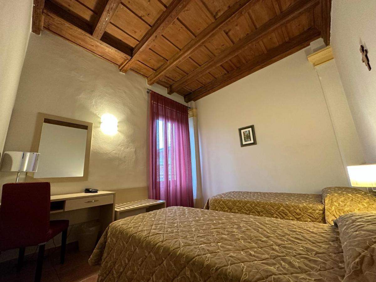 Domus San Bernardino Bed & Breakfast Verona Bagian luar foto