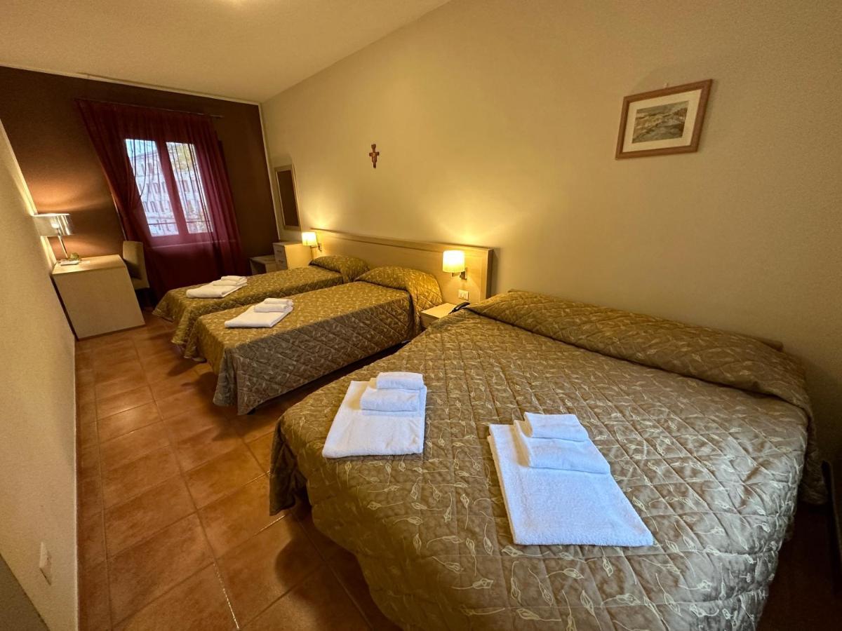 Domus San Bernardino Bed & Breakfast Verona Bagian luar foto