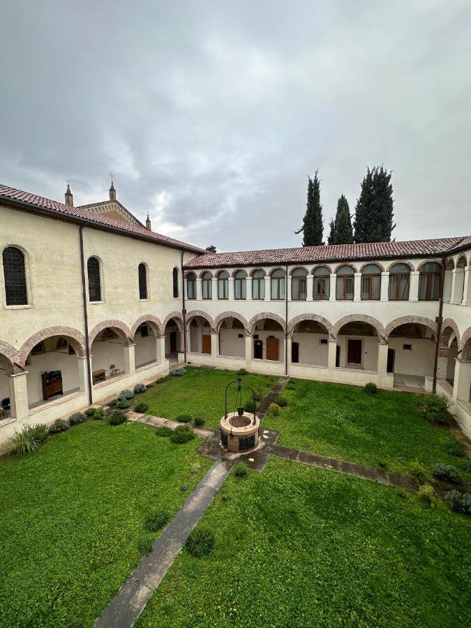 Domus San Bernardino Bed & Breakfast Verona Bagian luar foto
