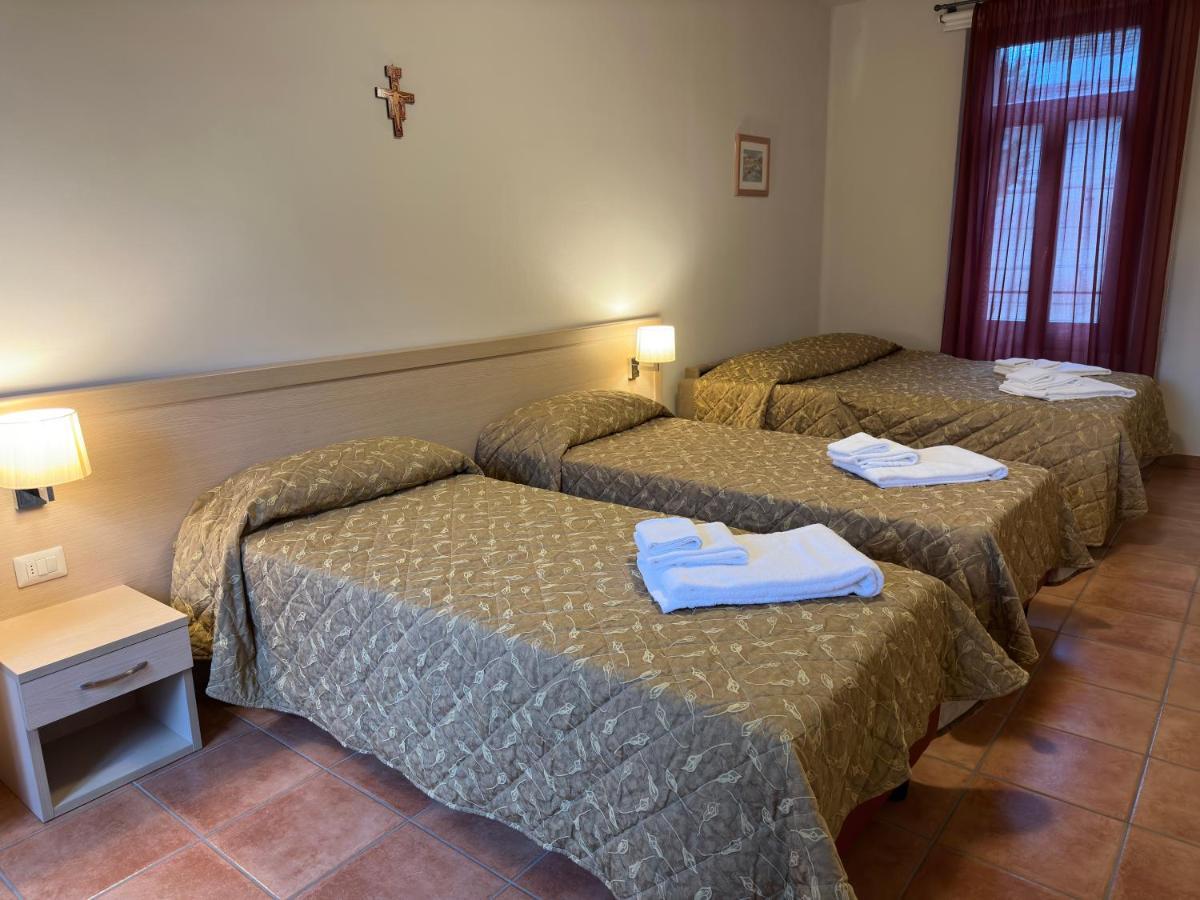 Domus San Bernardino Bed & Breakfast Verona Bagian luar foto