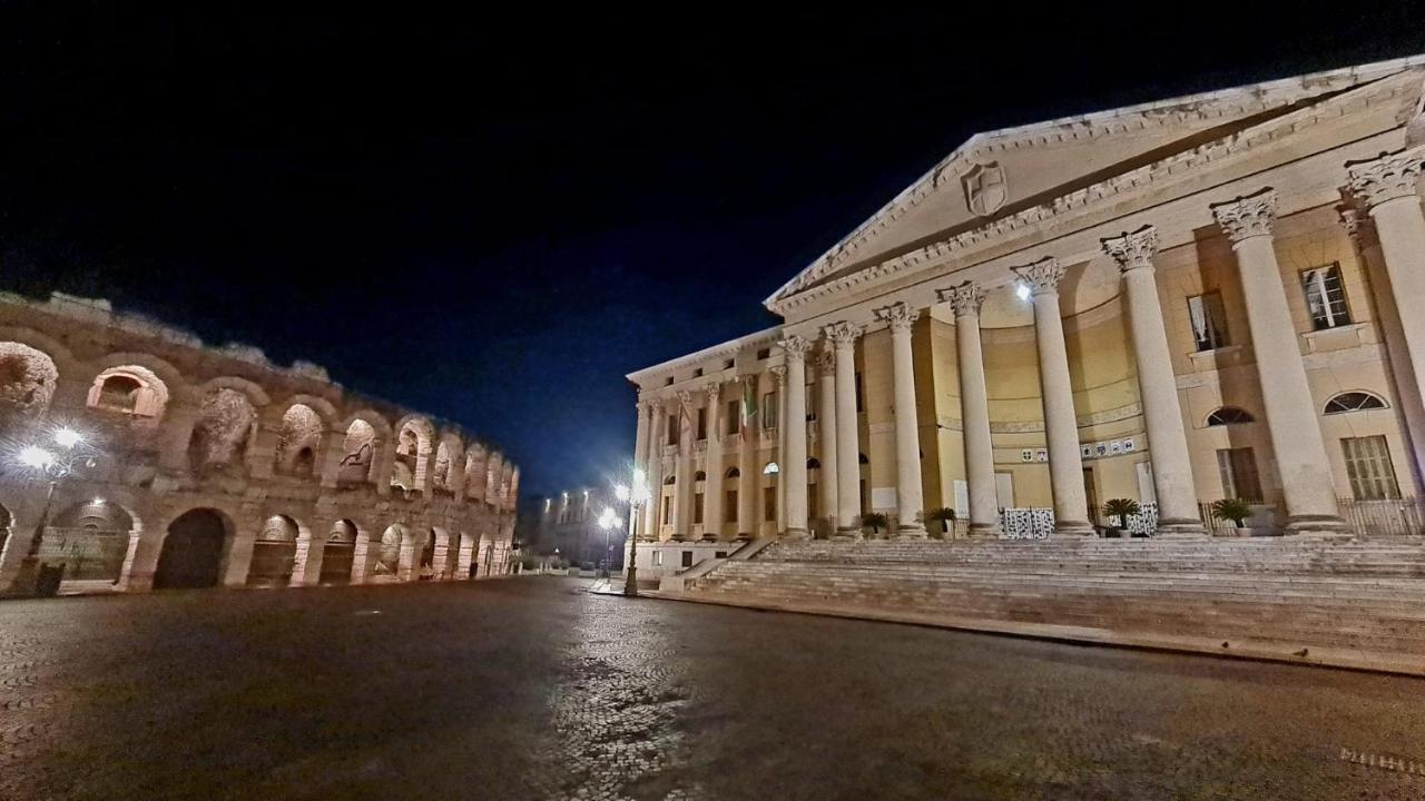 Domus San Bernardino Bed & Breakfast Verona Bagian luar foto