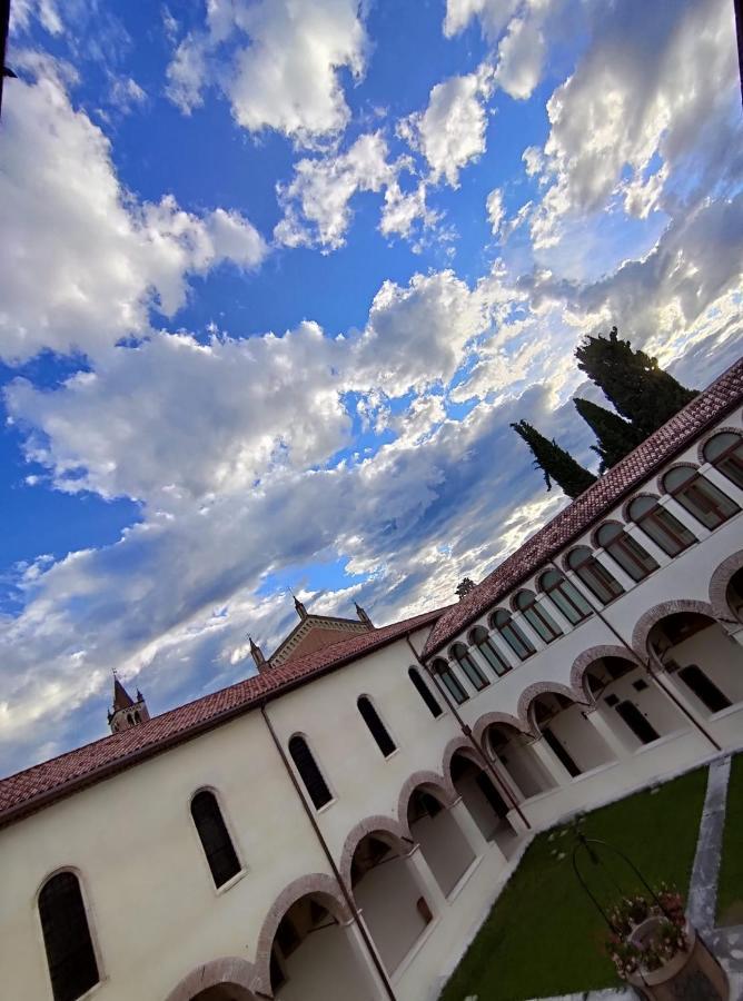 Domus San Bernardino Bed & Breakfast Verona Bagian luar foto