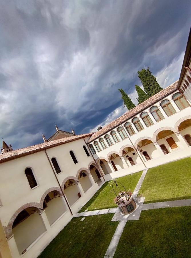 Domus San Bernardino Bed & Breakfast Verona Bagian luar foto