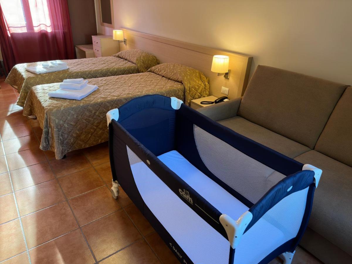 Domus San Bernardino Bed & Breakfast Verona Bagian luar foto